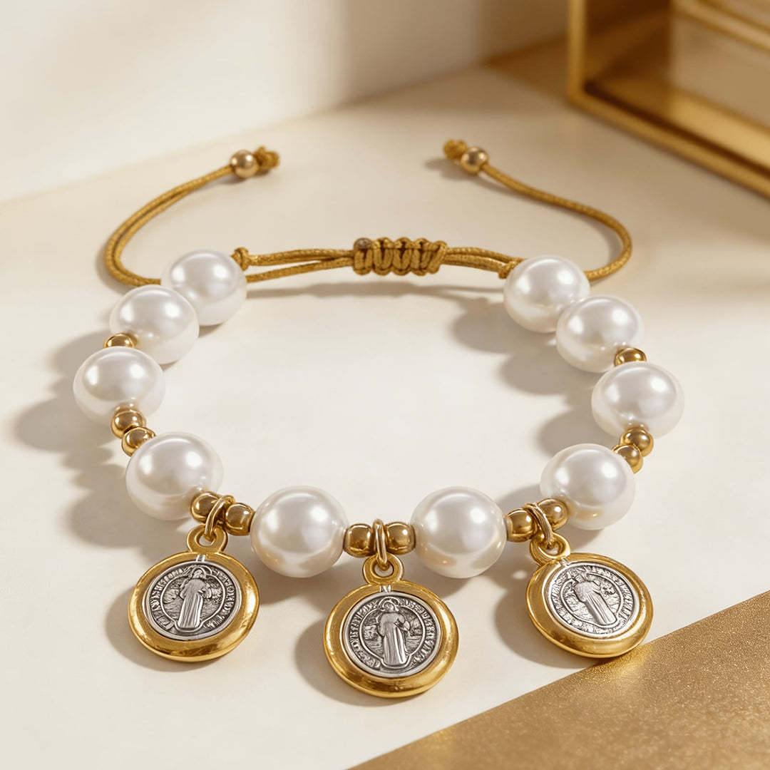 Christianartworkshop Geknotetes Perlenarmband mit St.-Benedikt-Anhängern: Symbol des himmlischen Segens - Der heilige Benedikt - image 0