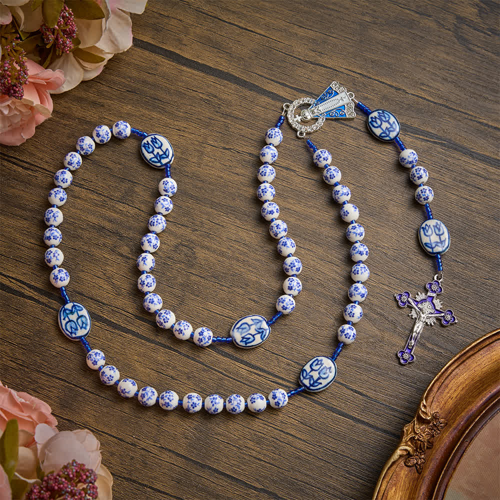 Christianartworkshop Rosenkranz aus blau-weißem Porzellan Unserer Lieben Frau von Aparecida: Erinnerungsstück für feierliches Gebet - image 5