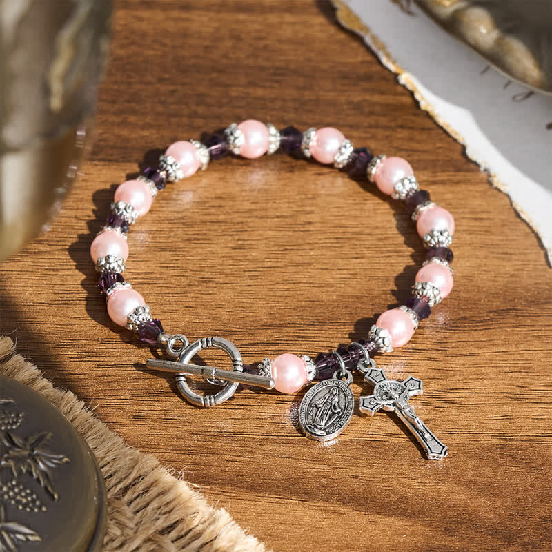 Christianartworkshop Armband mit Knebelverschluss, Marienmedaille und Kruzifix: Symbol des friedvollen Trostes - Kruzifix und Unsere Liebe Frau - image 0