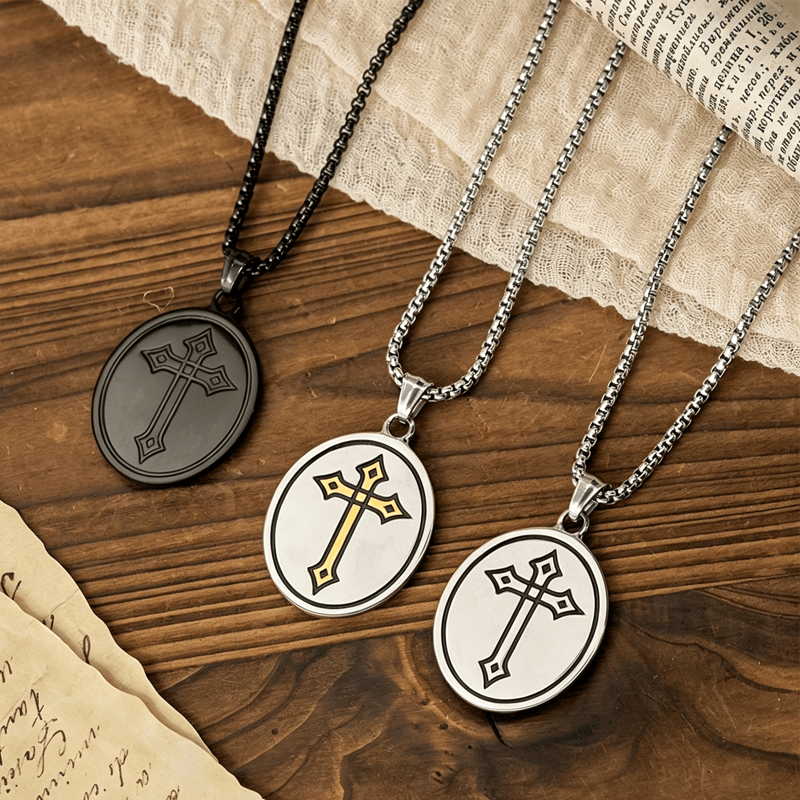 Dreifarbige Medaillon-Halskette mit Herz Jesu und Kreuz, doppelseitig, von Christianartworkshop : Symbol der göttlichen Liebe - image 1