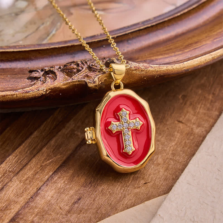 Christianartworkshop – Öffnende Kreuzmedaillon-Halskette mit Perlmuttintarsie: Eine Erinnerung an die göttliche Liebe - Rot - image 3