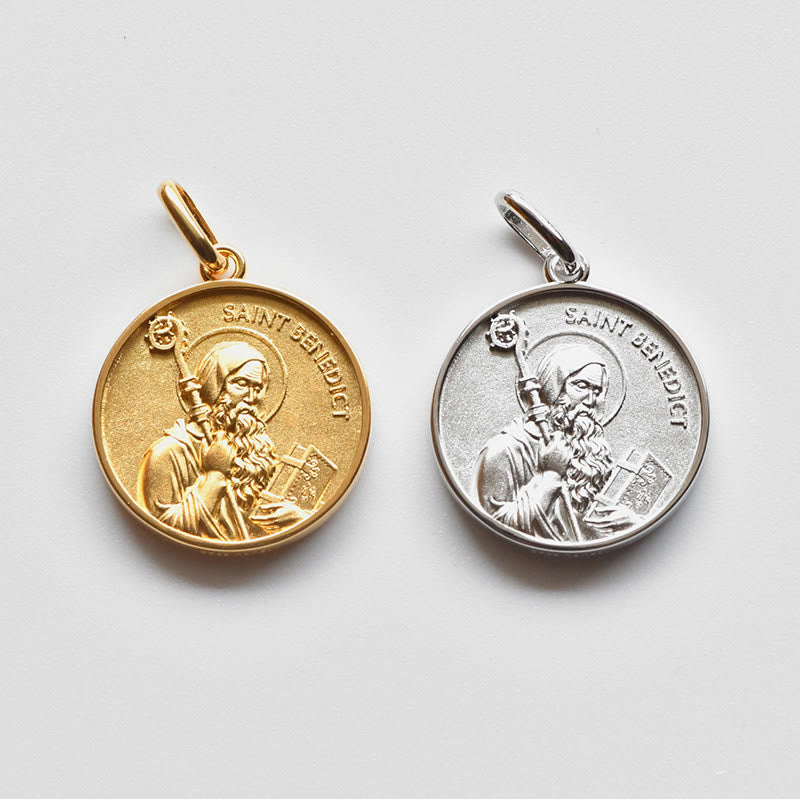 Christianartworkshop Halskette mit Medaille und Porträt des Heiligen Benedikt in Hochrelief: Zeichen göttlicher Stärkung - image 2