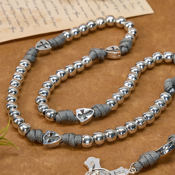 Christianartworkshop Robuster Paracord-Rosenkranz mit geformtem Kruzifix: Symbol der beständigen göttlichen Stärkung - image 12
