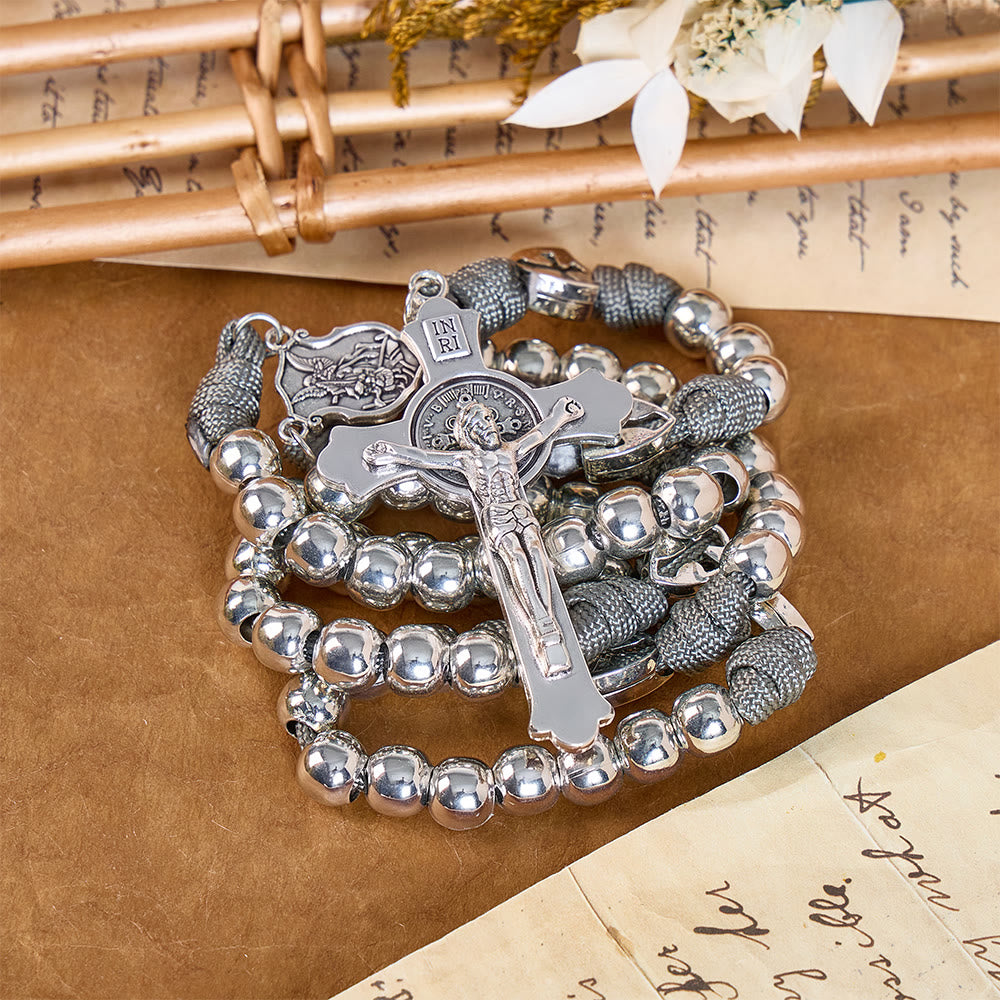 Christianartworkshop Robuster Paracord-Rosenkranz mit geformtem Kruzifix: Symbol der beständigen göttlichen Stärkung - Grau - image 10