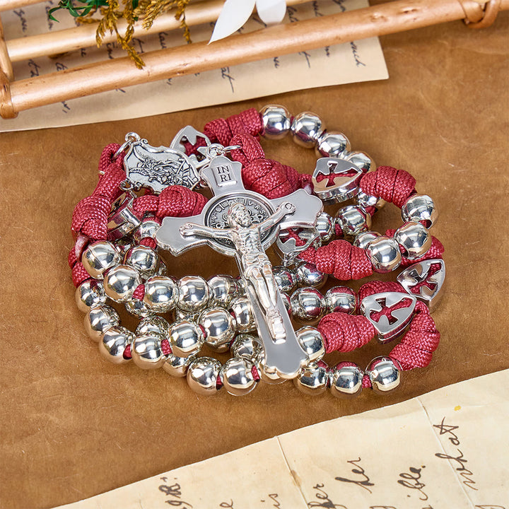 Christianartworkshop Robuster Paracord-Rosenkranz mit geformtem Kruzifix: Symbol der beständigen göttlichen Stärkung - Rot - image 0