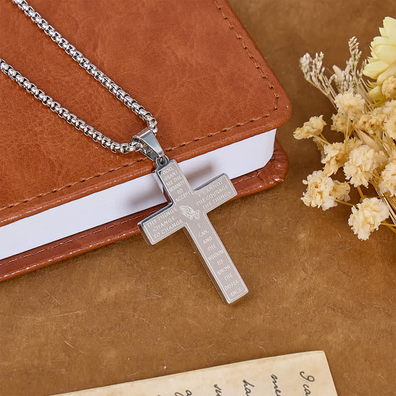 Christianartworkshop Halskette mit graviertem Kreuz und betenden Händen – Symbol des Gelassenheitsgebets: Zeichen göttlichen Schutzes - Silber - image 2