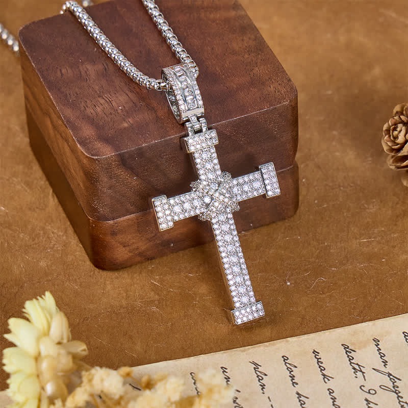 Christianartworkshop Funkelnde Kreuzkette aus Kupfer mit Vollsteinbesatz: Zeichen himmlischen Segens - Silber - image 1