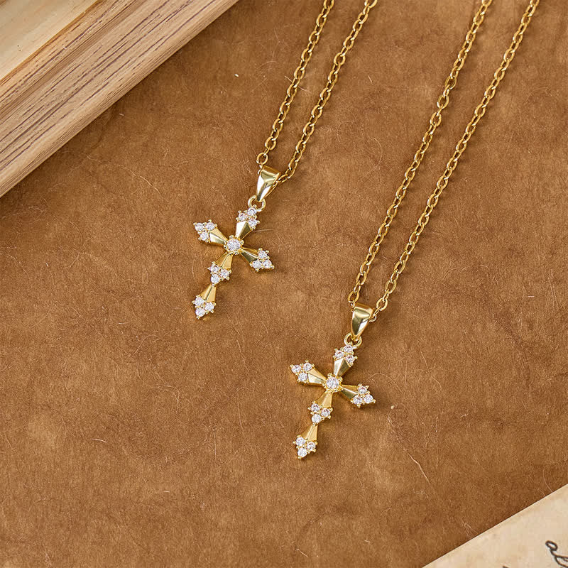 Christianartworkshop Zartes, leichtes Kristallkreuz-Halsband: Zeichen zeitloser, heiliger Geborgenheit - image 1