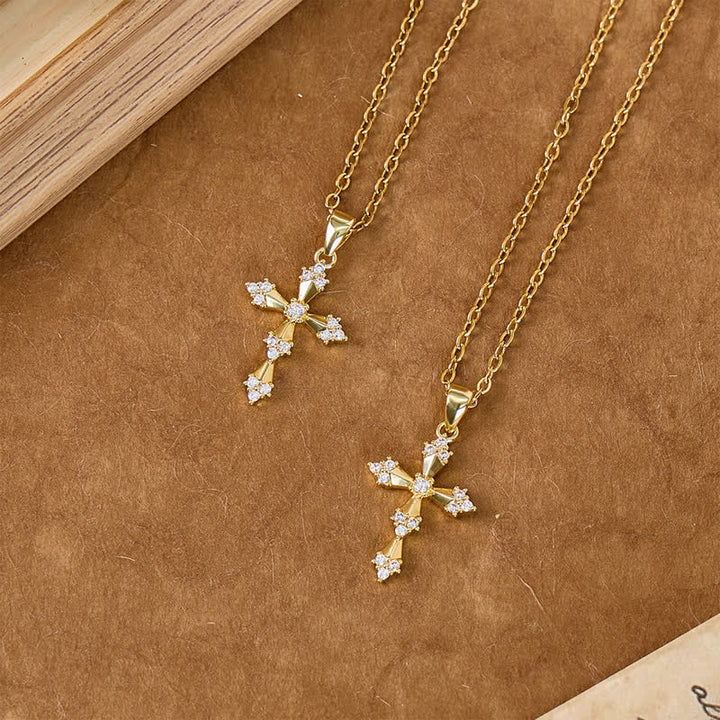 Christianartworkshop Zartes, leichtes Kristallkreuz-Halsband: Zeichen zeitloser, heiliger Geborgenheit - image 1