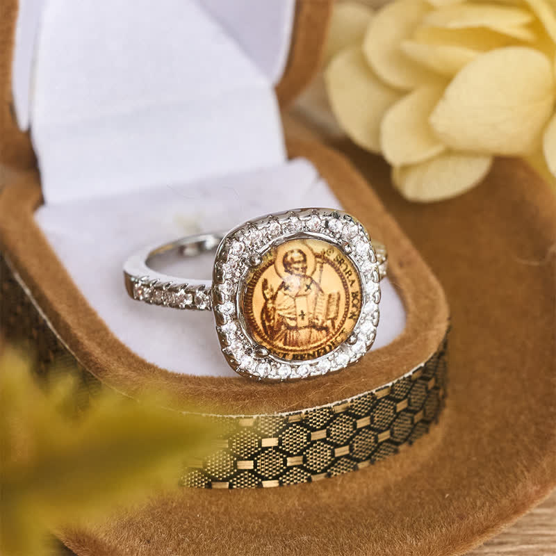 Christianartworkshop Eleganter St.-Benedikt-Ring mit quadratischer Lünette: Zeichen sanfter, zeitloser, heiliger Geborgenheit - US 10 - image 0
