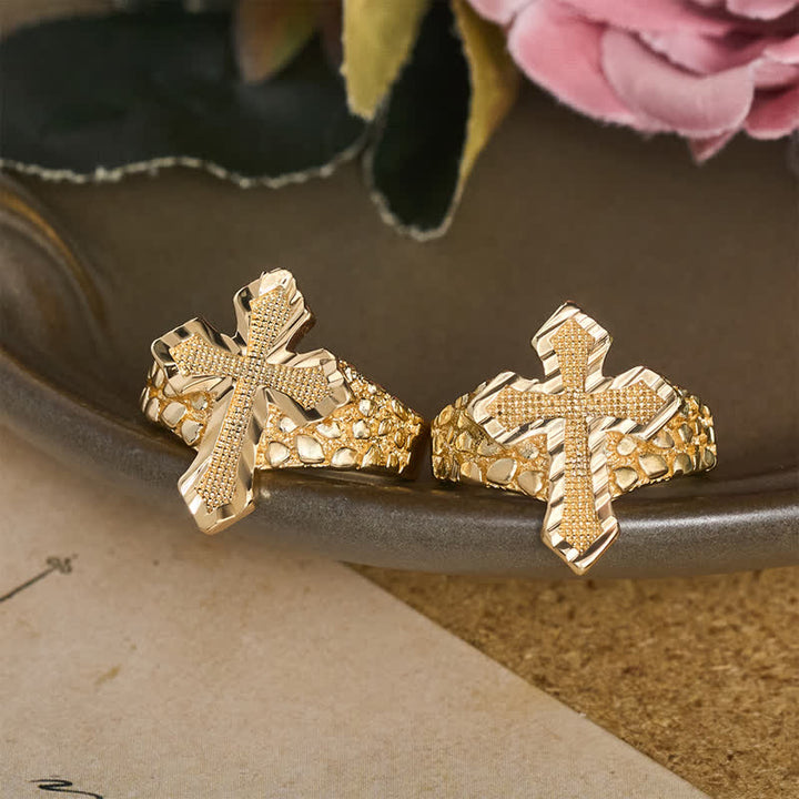Christianartworkshop Ring aus Edelstahl mit gehämmertem Kreuz: Zeichen göttlichen Schutzes - image 2