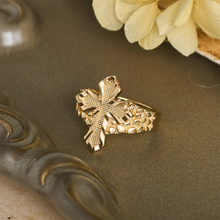 Christianartworkshop Ring aus Edelstahl mit gehämmertem Kreuz: Zeichen göttlichen Schutzes - US 7 - image 0