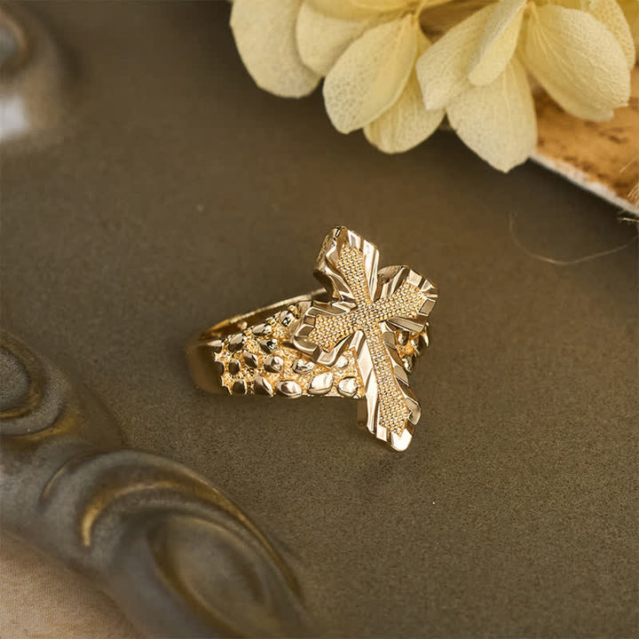 Christianartworkshop Ring aus Edelstahl mit gehämmertem Kreuz: Zeichen göttlichen Schutzes - image 4