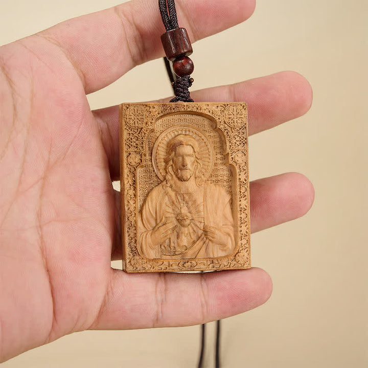 Christianartworkshop Gerahmter Relief-Anhänger aus Holz mit Jesusmotiv: Gefäß zeitloser, heiliger Gnade - Olivenholz - image 4