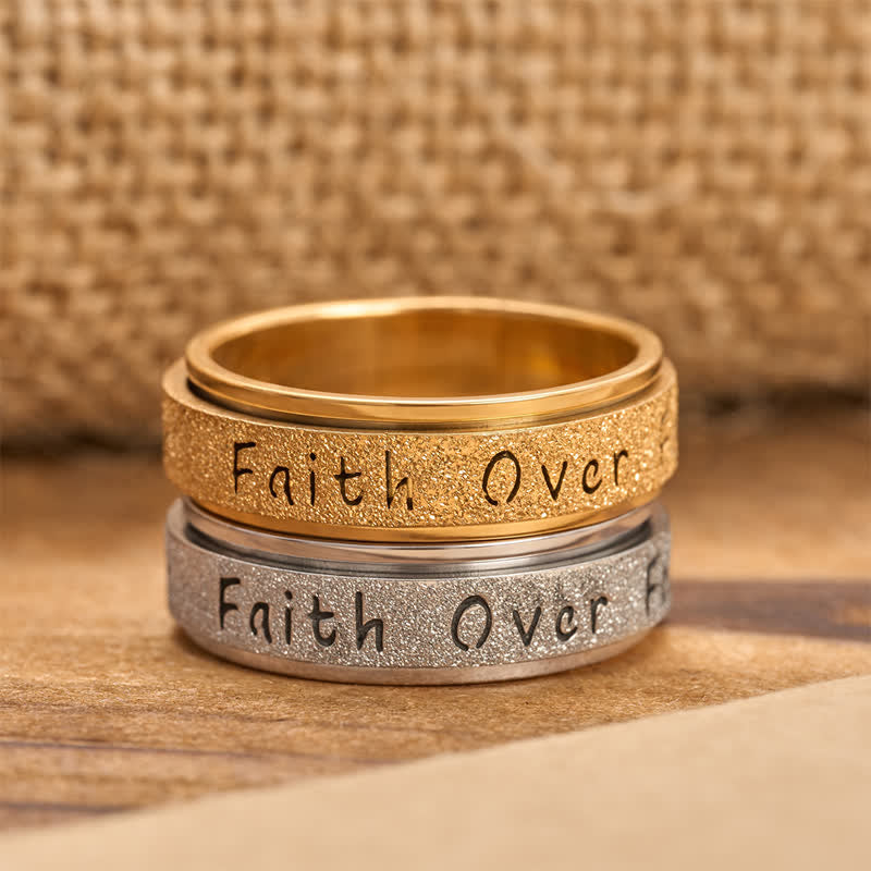 Christianartworkshop Glaube statt Angst – Drehbarer Fidget-Ring aus Edelstahl: Symbol des heiligen Mutes - image 0
