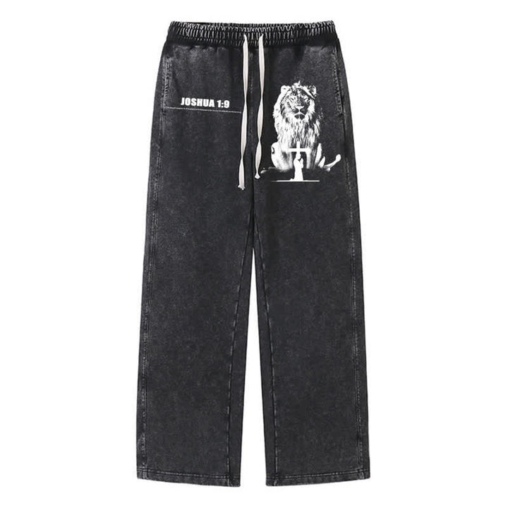 Christianartworkshop Joshua 1:9 Lion Courage Relaxed Fit Washed Sweatpants - Schwarz - 2XL - image 8