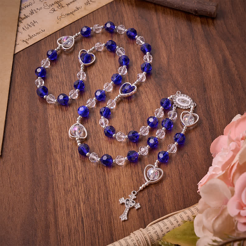 Christianartworkshop Herzförmiger Rosenkranz aus Glas mit tiefblauen, facettierten Perlen: Zeichen des beständigen göttlichen Schutzes - Rosenkranz mit tiefblauen Herzperlen - image 0
