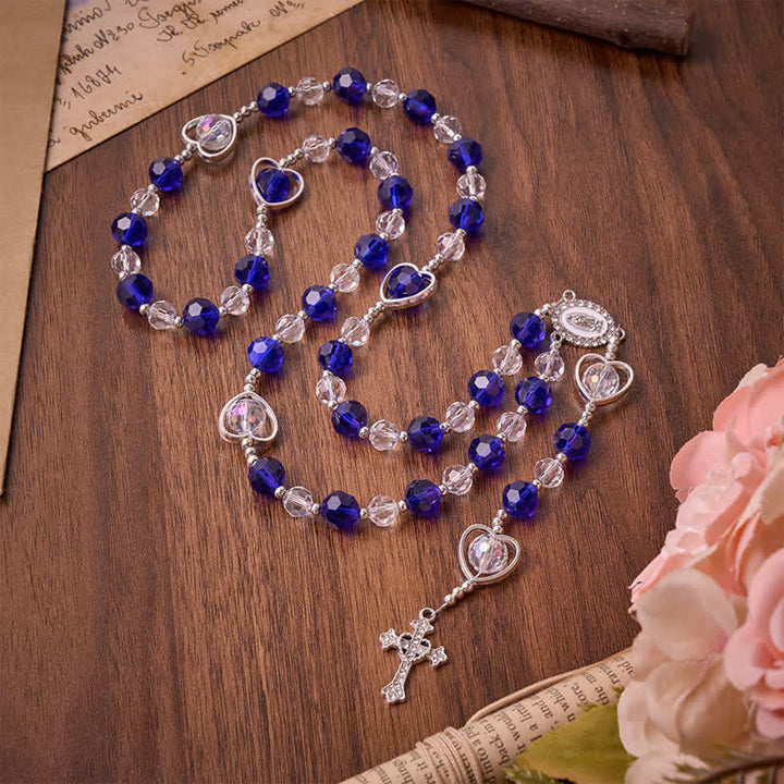Christianartworkshop Herzförmiger Rosenkranz aus Glas mit tiefblauen, facettierten Perlen: Zeichen des beständigen göttlichen Schutzes - Rosenkranz mit tiefblauen Herzperlen - image 0
