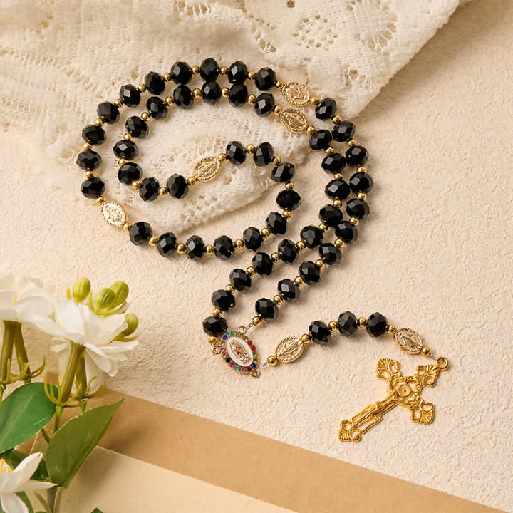 Christianartworkshop Luxuriöser Rosenkranz aus facettiertem schwarzem Glas mit kunstvoll vergoldetem Kruzifix und Marienmedaille - image 4