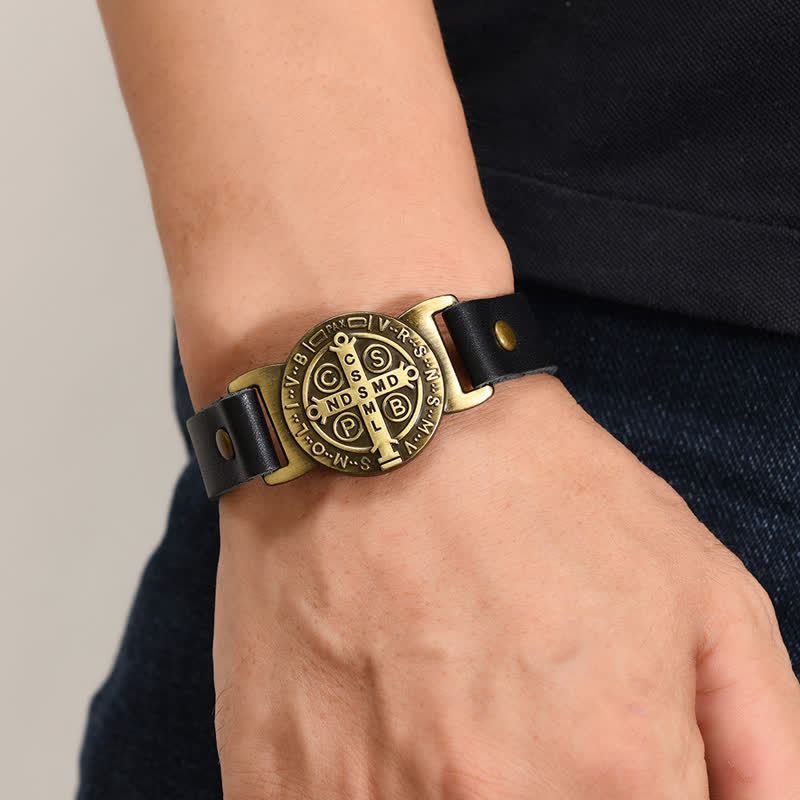 Christianartworkshop Robustes Armband mit St.-Benedikt-Medaille aus Rindsleder: Zeichen unerschütterlicher Fürsorge - image 0