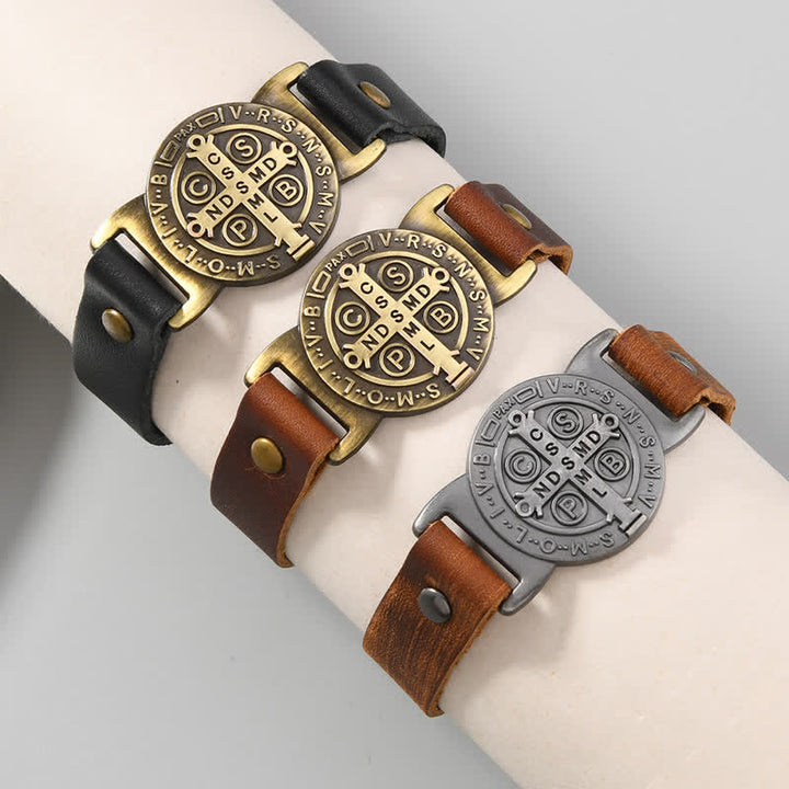 Christianartworkshop Robustes Armband mit St.-Benedikt-Medaille aus Rindsleder: Zeichen unerschütterlicher Fürsorge - image 1