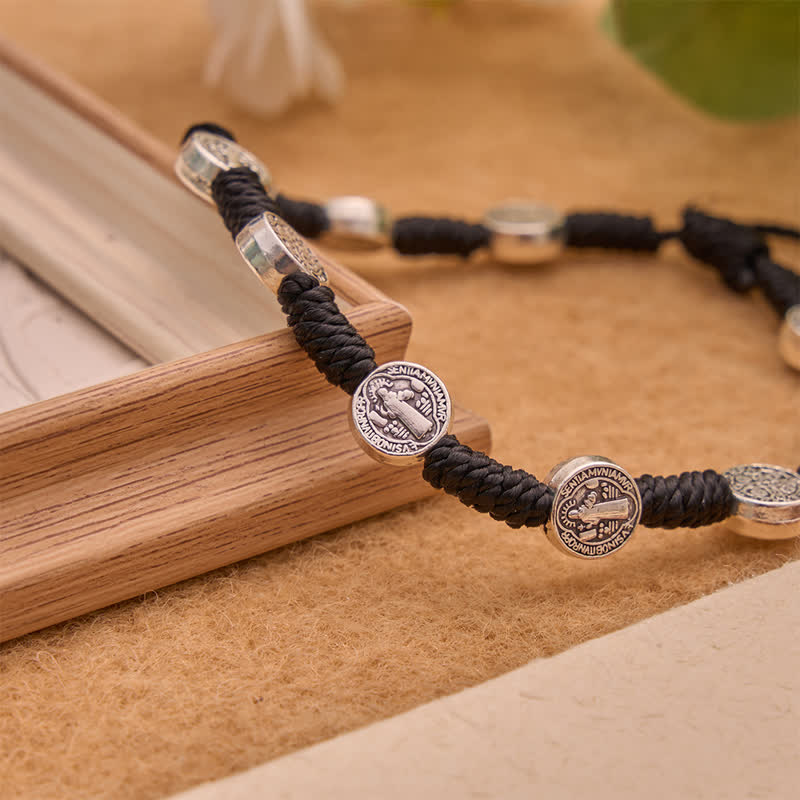 Christianartworkshop Armband mit Medaillon aus tiefschwarzer Kordel und St.-Benedikt-Legierung: Zeichen entschlossenen, heiligen Schutzes - image 4
