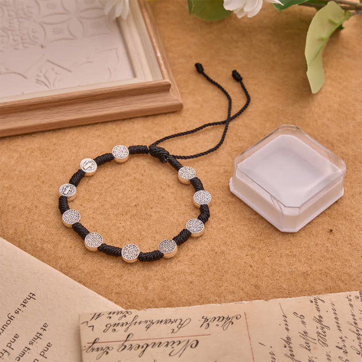 Christianartworkshop Armband mit Medaillon aus tiefschwarzer Kordel und St.-Benedikt-Legierung: Zeichen entschlossenen, heiligen Schutzes - image 1
