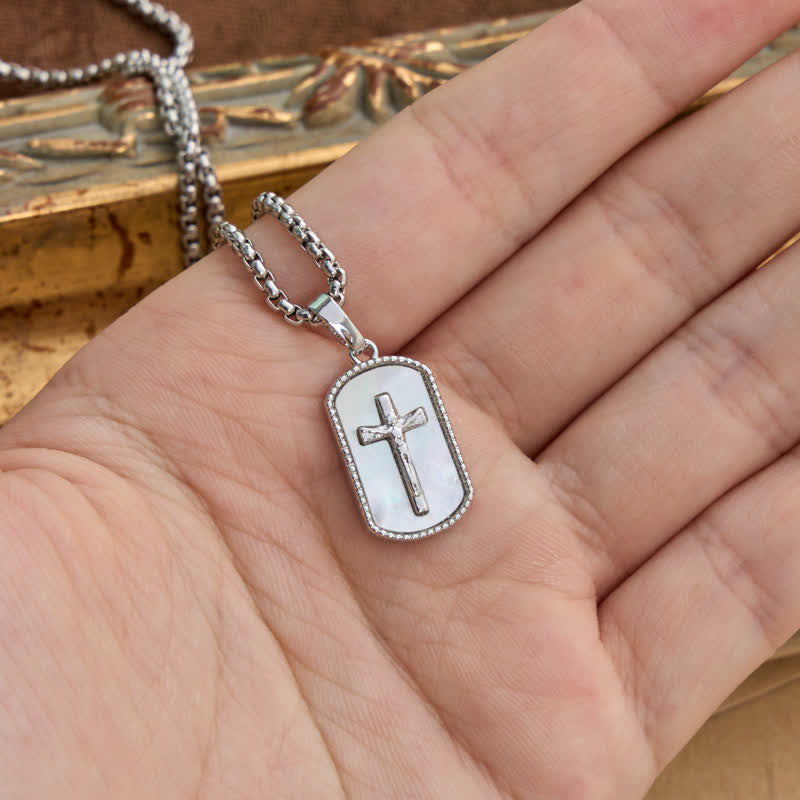 Christianartworkshop Zarte Gliederkette mit Muscheleinlage und Kruzifix: Symbol friedvoller innerer Hingabe - image 6