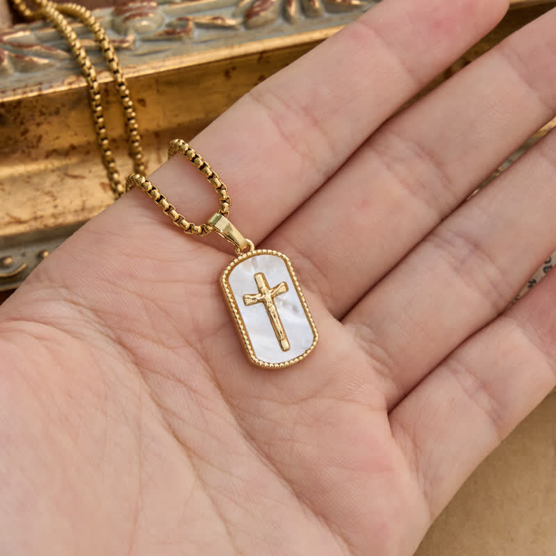 Christianartworkshop Zarte Gliederkette mit Muscheleinlage und Kruzifix: Symbol friedvoller innerer Hingabe - image 3