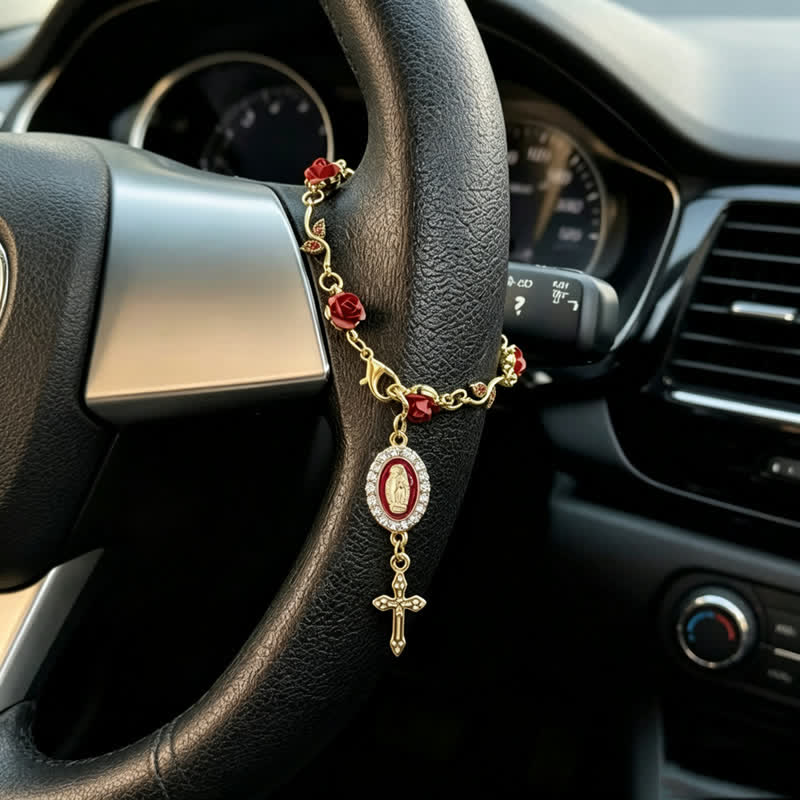 Christianartworkshop Zarter Rosen-Link-Autoanhänger mit Marienkreuz: Überbringer sanfter göttlicher Fürsorge auf dem Weg - Unsere Liebe Frau und das Kreuz B - image 1