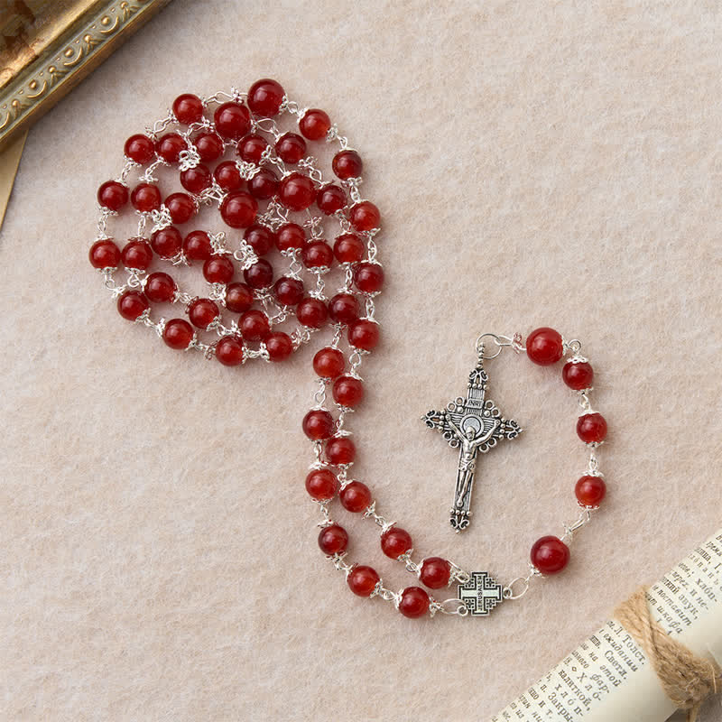 Christianartworkshop Rosenkranz aus glänzend roten Glasperlen mit Jerusalemkreuz: Symbol der edlen himmlischen Erlösung - image 4