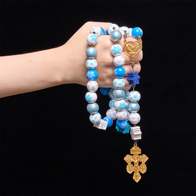 Christianartworkshop Rosenkranz aus Holzperlen in Schneeflockenform mit Herzmedaille des Heiligen Geistes: Symbol der himmlischen Gelassenheit - image 1