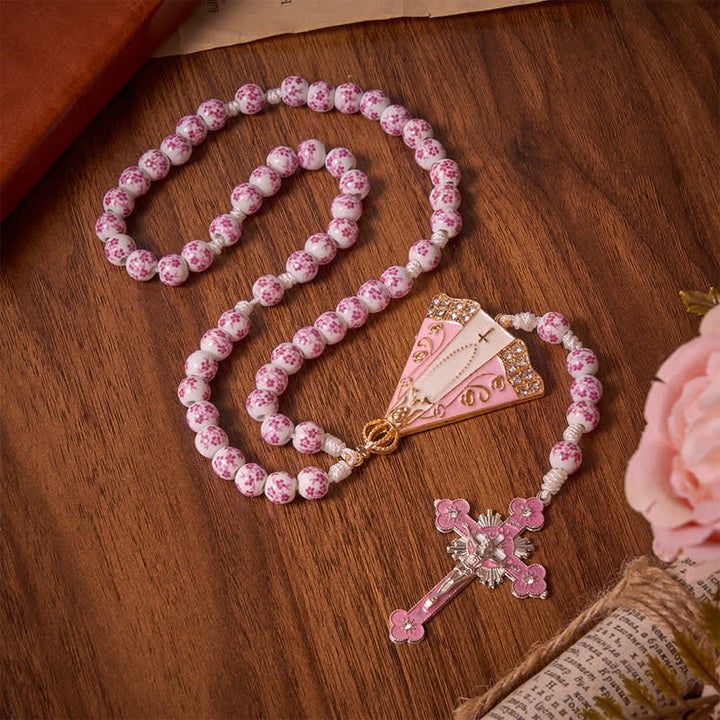 Christianartworkshop Rosenkranz aus rosafarbenen Porzellanperlen mit Blumenmuster und Medaillon Unserer Lieben Frau von Aparecida - Rosenkranz aus rosa Blumenperlen - image 0