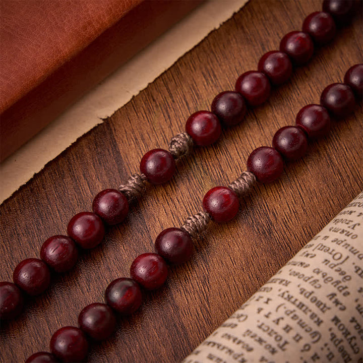 Christianartworkshop Rosenkranz aus Naturholz mit Madonna-und-Kind-Motiv: Zeichen beständiger göttlicher Wärme - image 8