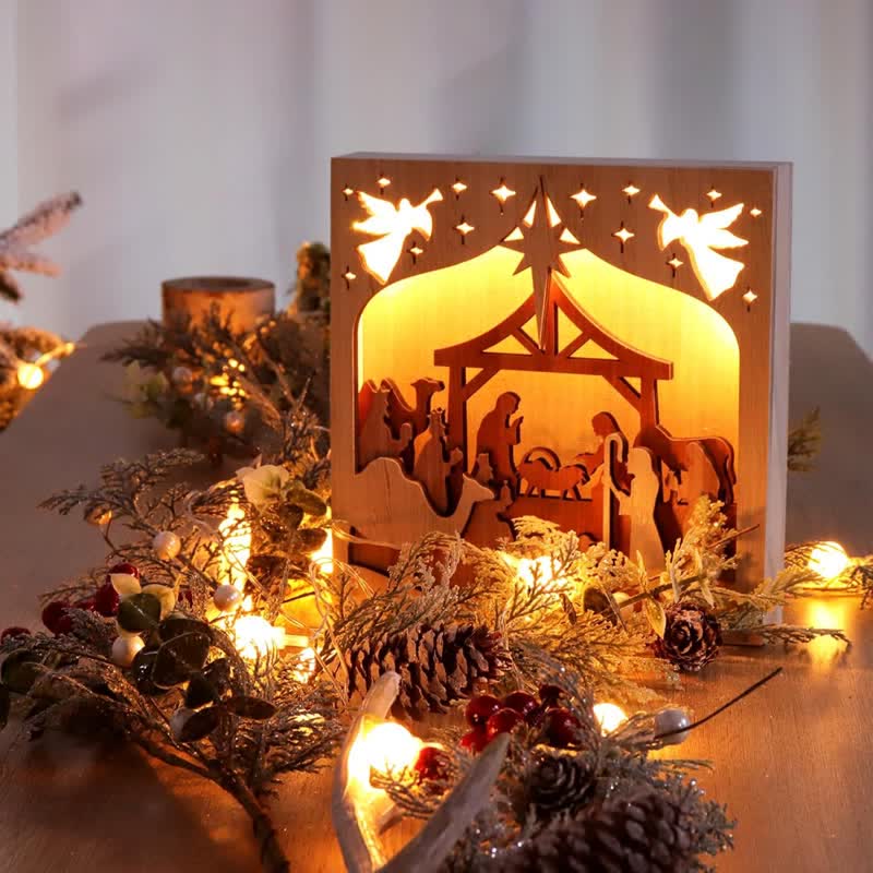 Christianartworkshop Freistehende Krippenleuchte aus Holz: Symbol stiller, göttlicher Wärme - image 1