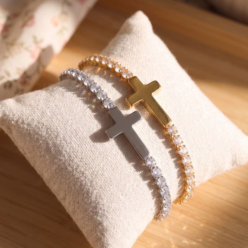 Christianartworkshop Elegantes Edelstahl-Kreuz-Tennisarmband: Symbol stiller, himmlischer Stärke - image 0