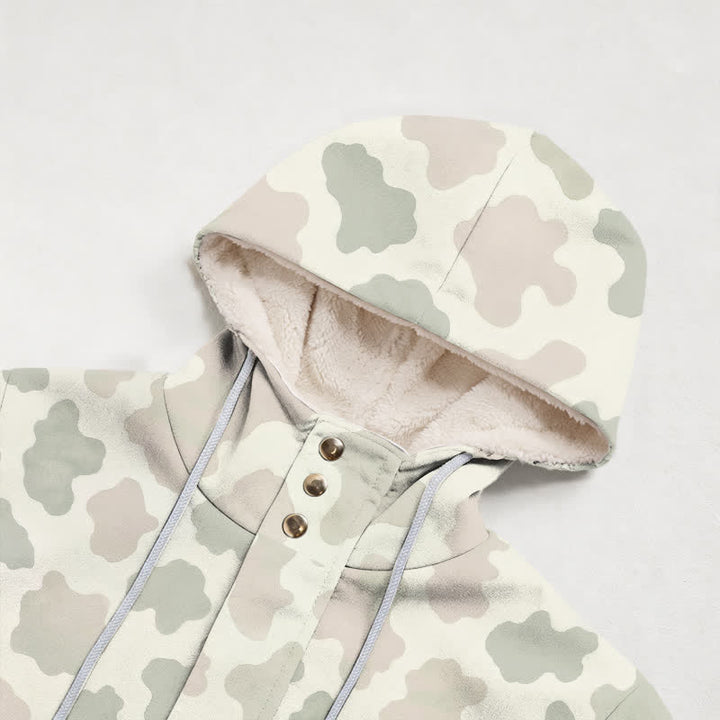 Christianartworkshop Damen-Fleecemantel mit Kapuze und neutralem Camouflage-Muster und Kreuzanhänger - image 2