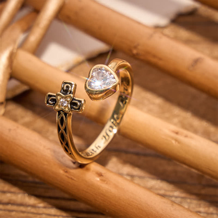 Christianartworkshop Ring mit eingraviertem Kreuz und Herz: Ein Zeichen sanften göttlichen Trostes - image 3