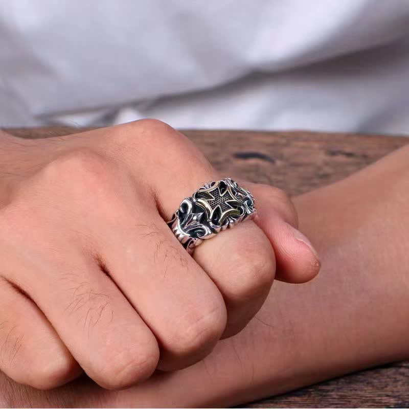 Christianartworkshop Verstellbarer Ring mit kunstvoll graviertem Kreuz: Zeichen des ewigen göttlichen Schutzes - image 1
