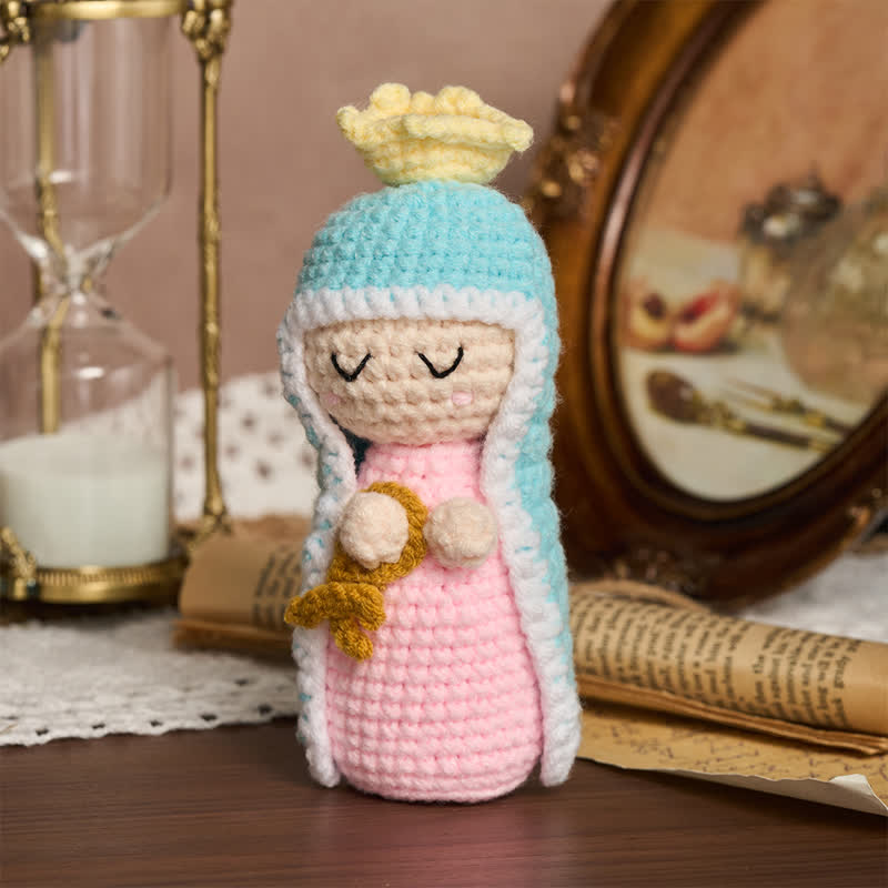 Christianartworkshop Weiche, gestrickte Marienpuppe: Zeichen zärtlicher göttlicher Zuneigung - image 2