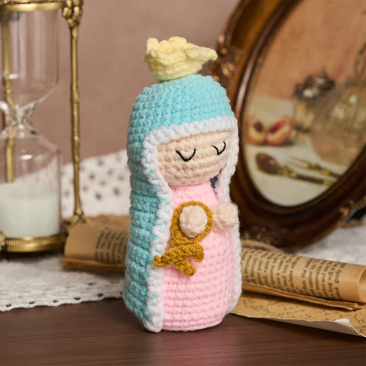Christianartworkshop Weiche, gestrickte Marienpuppe: Zeichen zärtlicher göttlicher Zuneigung - image 3