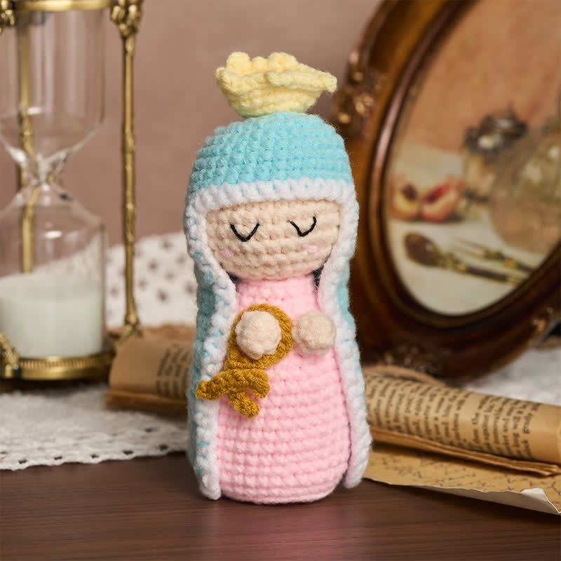 Christianartworkshop Weiche, gestrickte Marienpuppe: Zeichen zärtlicher göttlicher Zuneigung - Unsere Liebe Frau - image 0