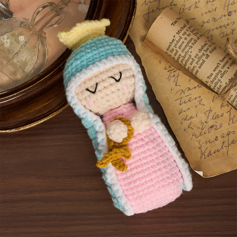 Christianartworkshop Weiche, gestrickte Marienpuppe: Zeichen zärtlicher göttlicher Zuneigung - image 5