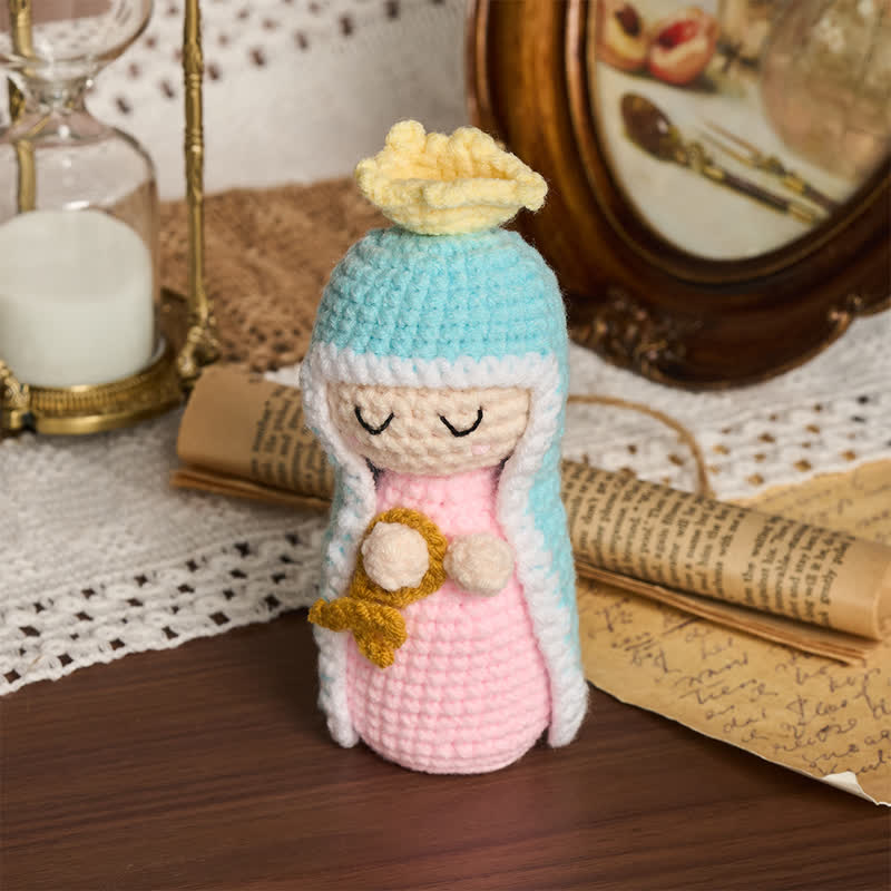 Christianartworkshop Weiche, gestrickte Marienpuppe: Zeichen zärtlicher göttlicher Zuneigung - image 1