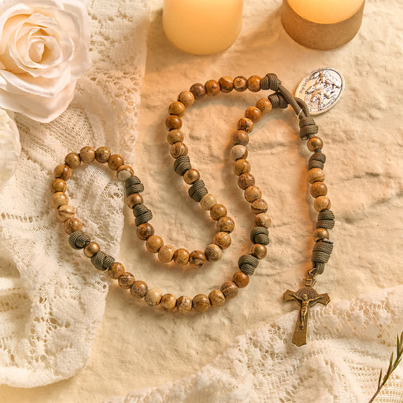 Christianartworkshop Rosenkranz aus Paracord mit erdigem Bildstein, St.-Georgs-Medaille und antikem Kruzifix - image 3