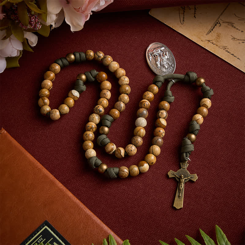 Christianartworkshop Rosenkranz aus Paracord mit erdigem Bildstein, St.-Georgs-Medaille und antikem Kruzifix - image 1
